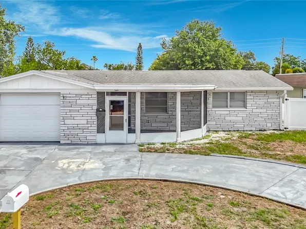 3441 Eisenhower Dr, Holiday, FL 34691