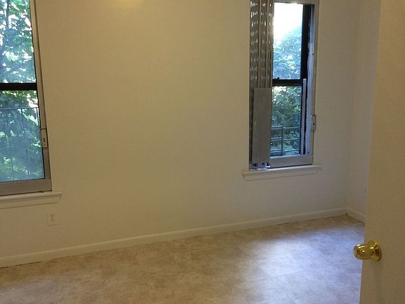 2nd image of 535 W 160th St #B52