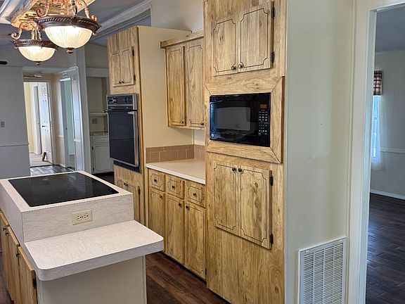 2nd image of 150 Country Ln #150