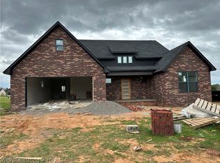 408 Waggoner Ln, Barling, AR 72923