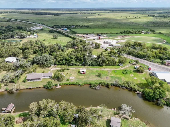 107 Private Road 649, Bay City, TX 77414