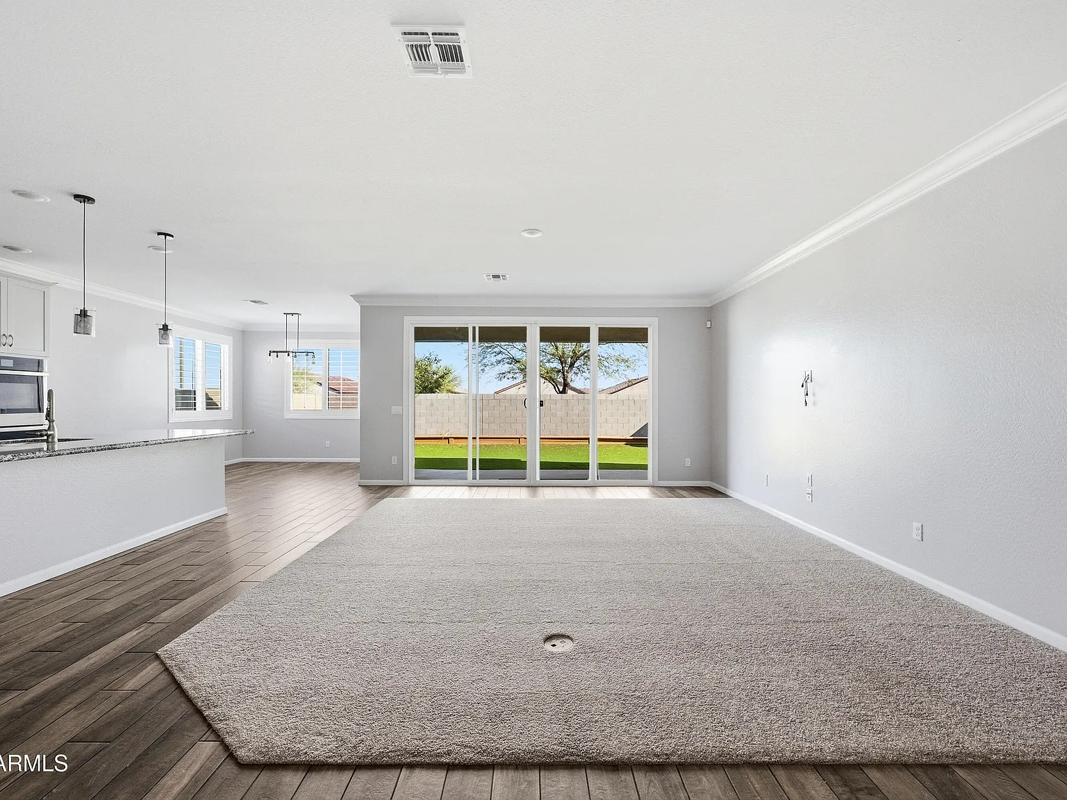4 bed, 2.5 bath, 2558 sqft, $2,900 — Photo 4
