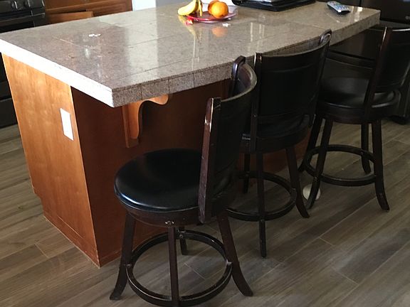 Kitchen bar