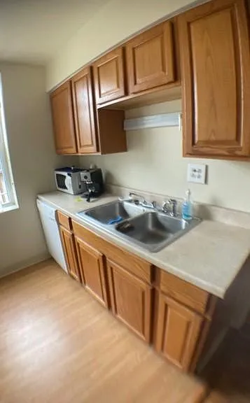 370 S Highland Ave #4 — Photo 3