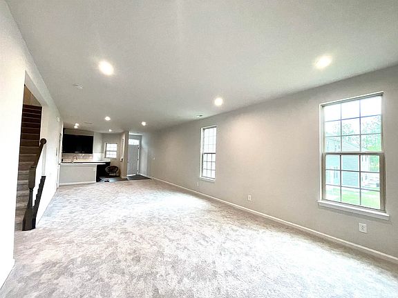 5th image of 224 Hopewell Ln