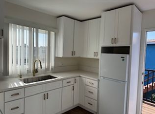 11884 Manor Dr APT D, Hawthorne, CA 90250