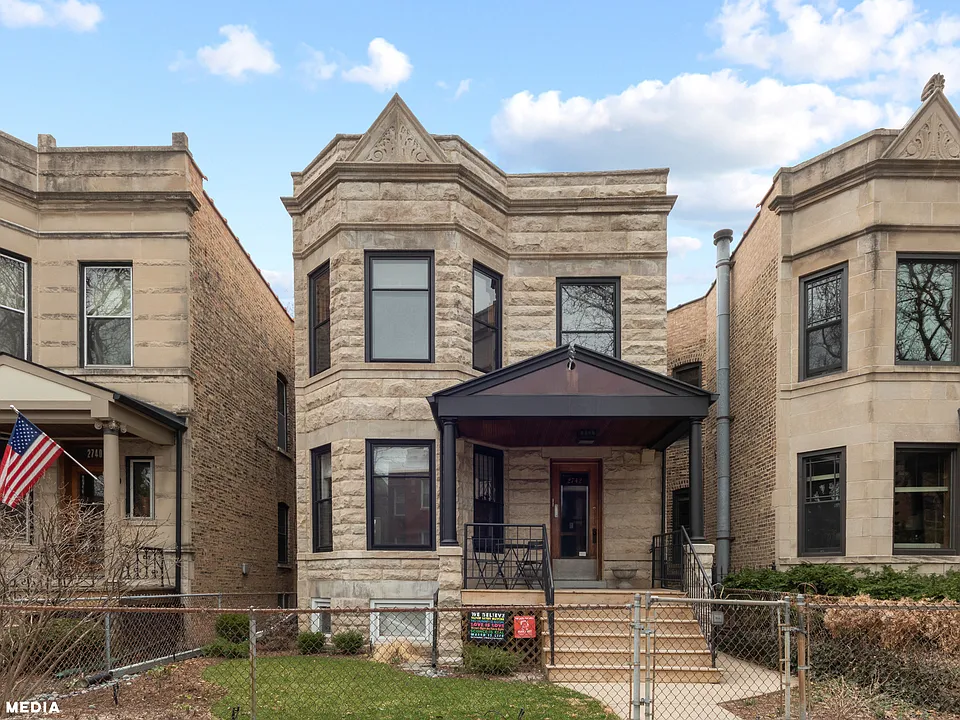2742 N Richmond St #2