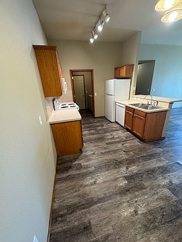 Kitchen:
All Appliances Included _ Move-In Ready