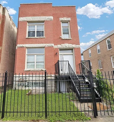 2638 W Adams St #1 Photo 1