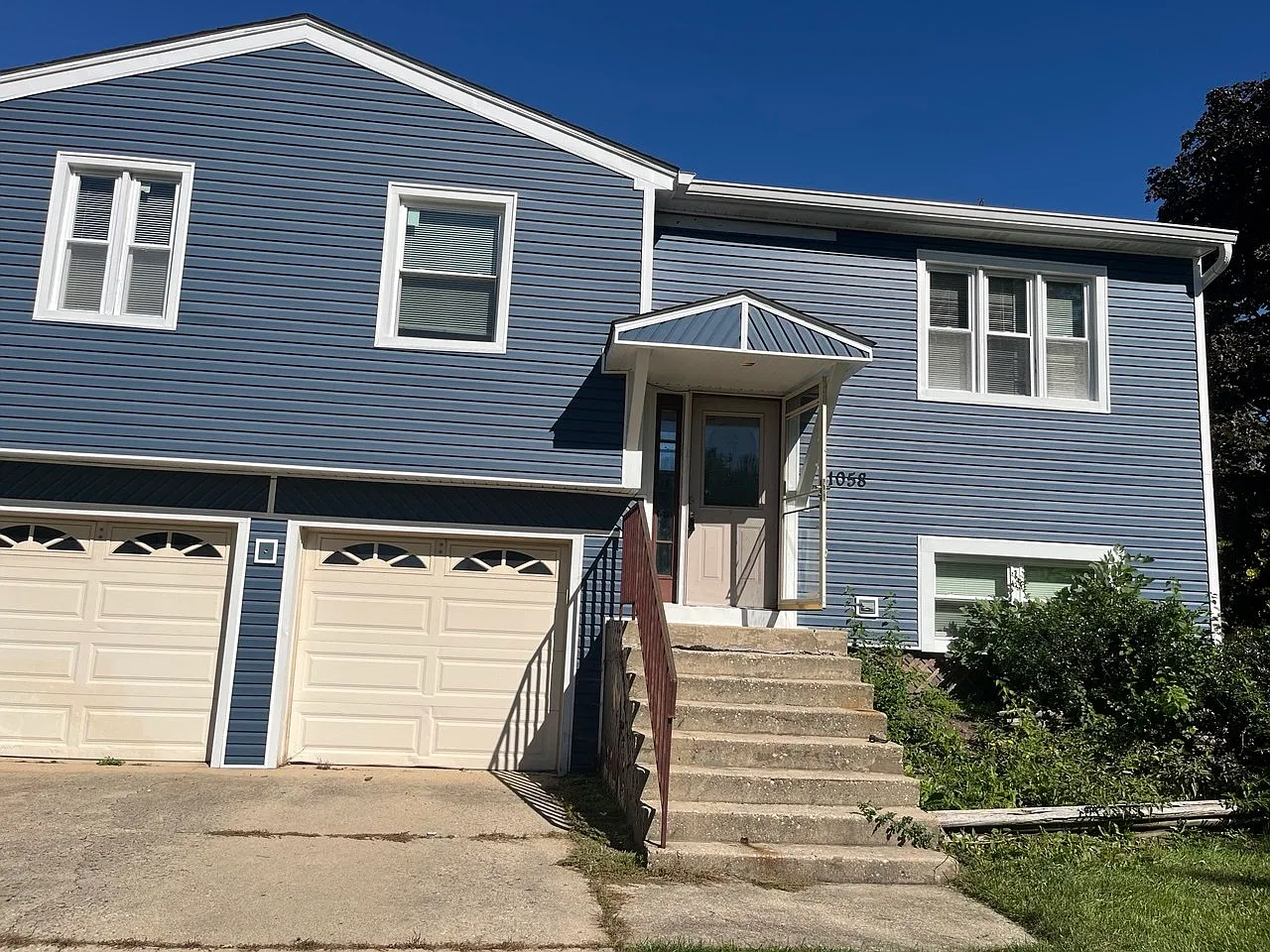 4 bed, 1.5 bath, $2,700 — Photo 1