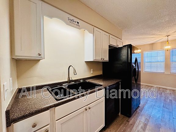 5th image of 167 Lauren Ln