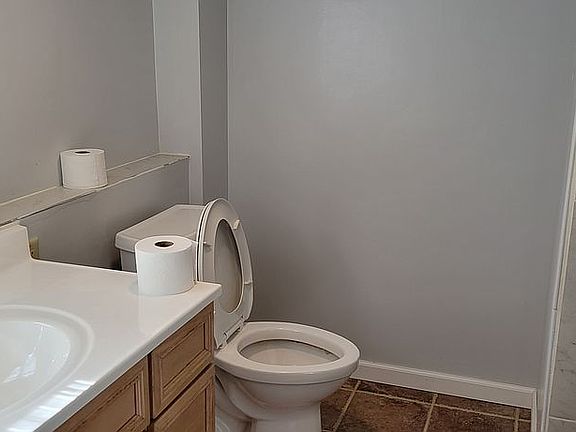 5th image of 128 Wells Ave