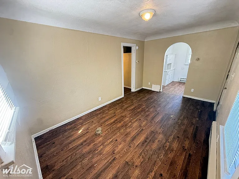 1403 W Lincoln Ave — Photo 4