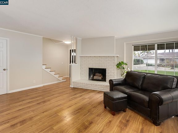 5th image of 182 Madelia Pl