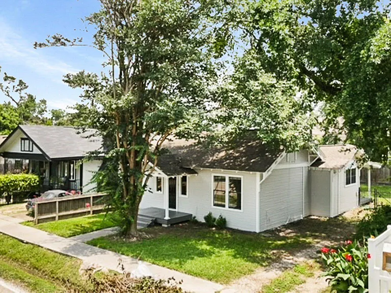 608 Northwood St — Photo 3