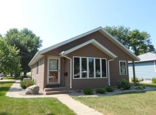 805 12th St, Windom, MN 56101