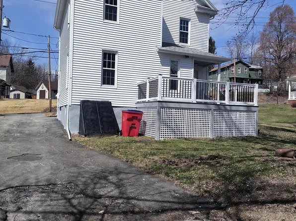 96-98 Canaan St, Carbondale, PA 18407