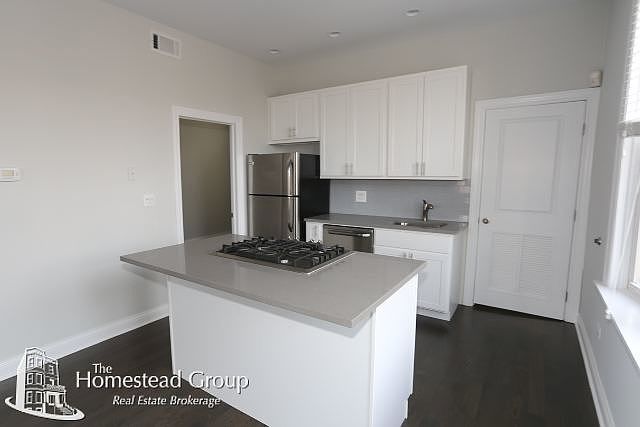 1st image of 3858 N Southport Ave #3F