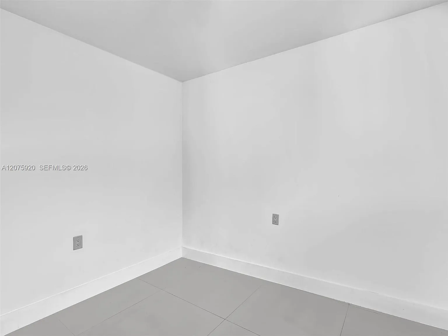 4 bed, 1600 sqft, $6,250 — Photo 4