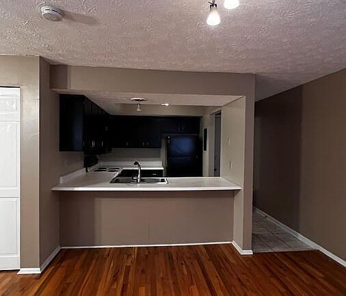 5th image of 562 Woodland Ave Unit 29-1