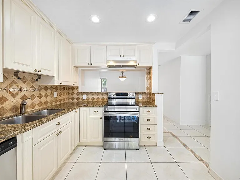 15157 SW 95th St — Photo 23