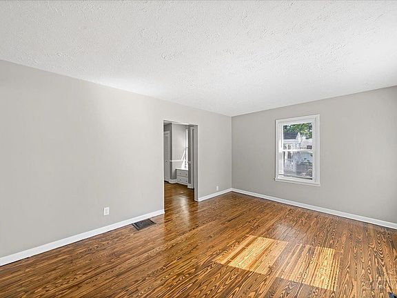 3rd image of 948 Nordyke Rd