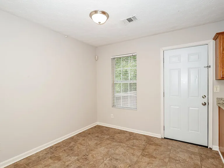 2059 Oak Terrace Dr SE — Photo 7