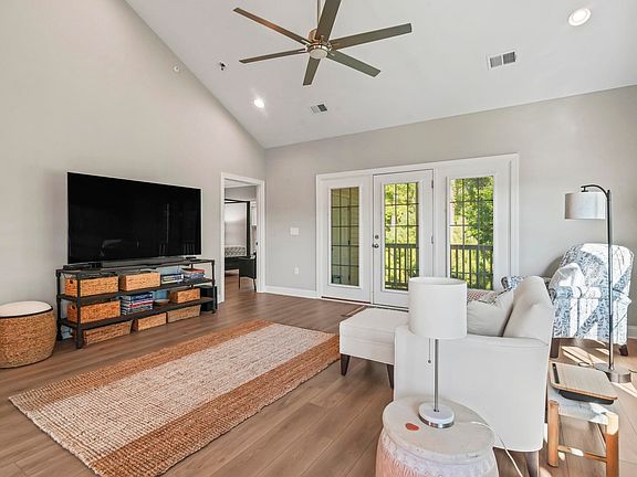 5th image of 908 Jackline Place #203