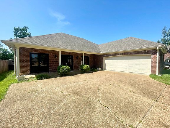3rd image of 105 Lynwood Ct