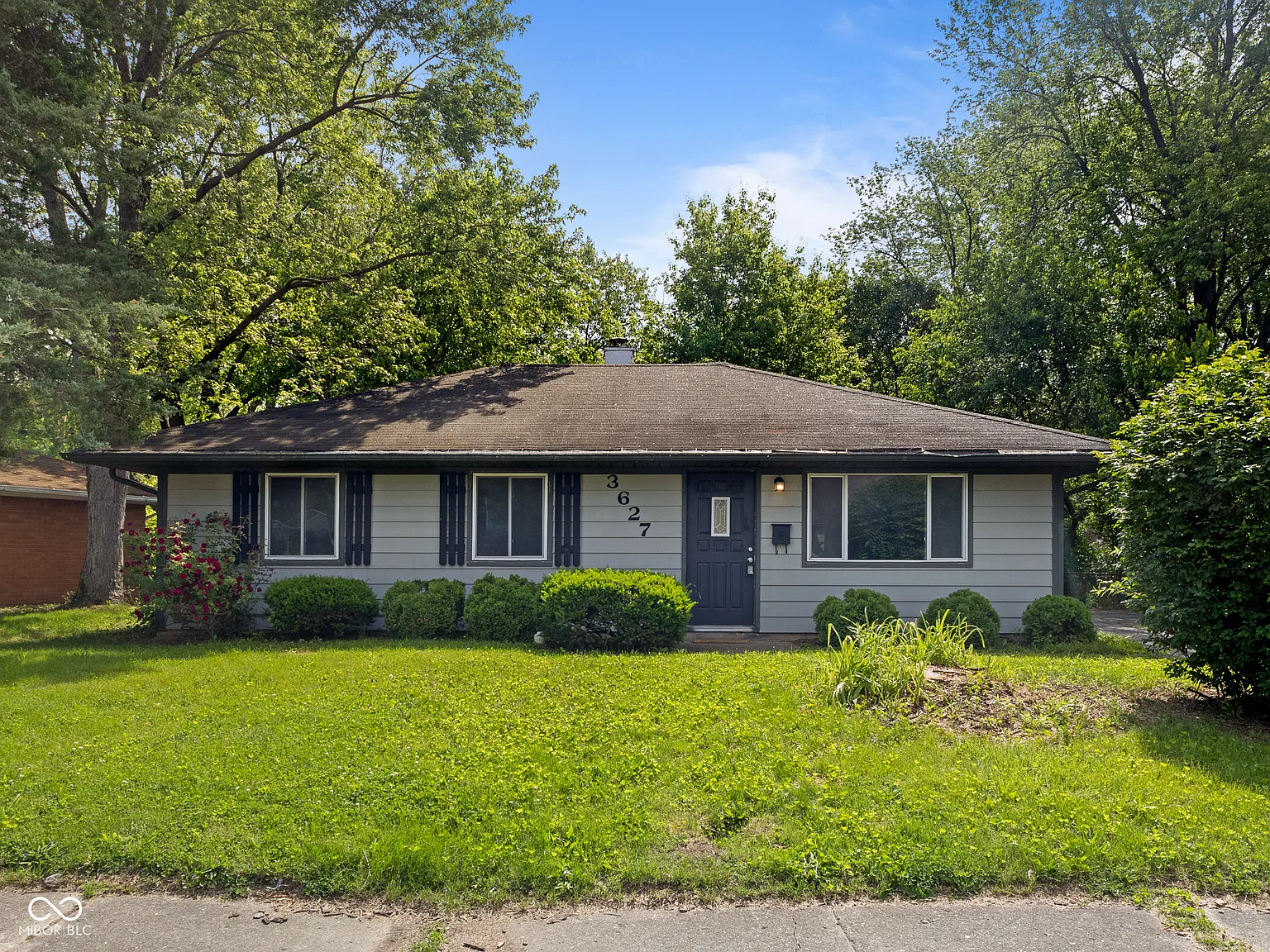 3627 N Brentwood Ave photo 1