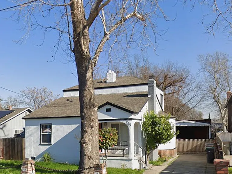 737 Walnut St — Photo 1