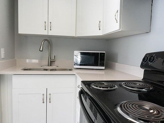 5th image of 101 S Fernwood Ave