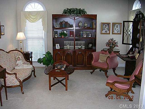 3rd image of 3042 Tifton Grass Ln
