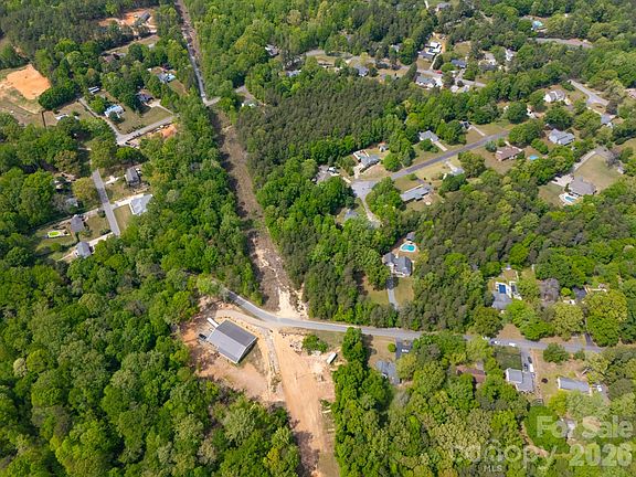 2nd image of 00B Briarwood Cir