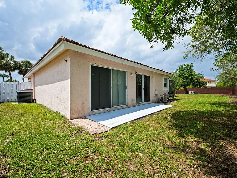 13400 NW 5th Ct — Photo 34