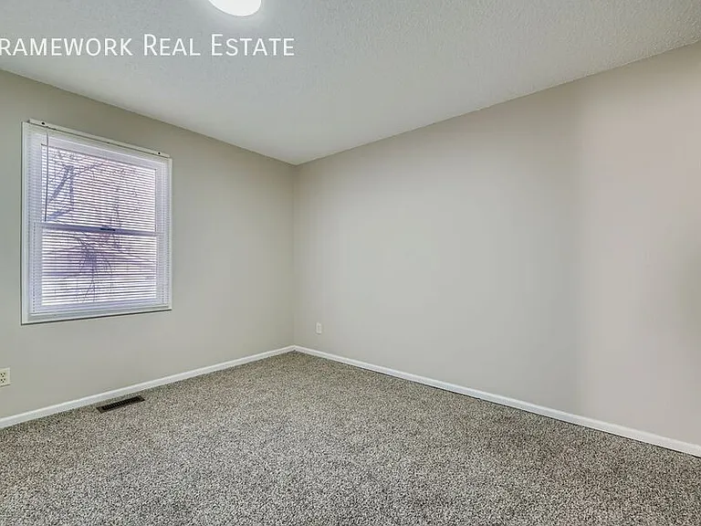 141 E Longs Peak Ave — Photo 17