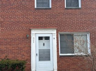 521 Kenwood Dr #B-5, Euclid, OH