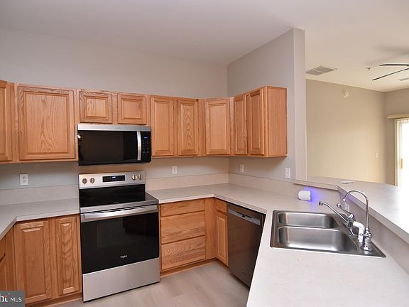 5th image of 3802 N Sagamore Dr