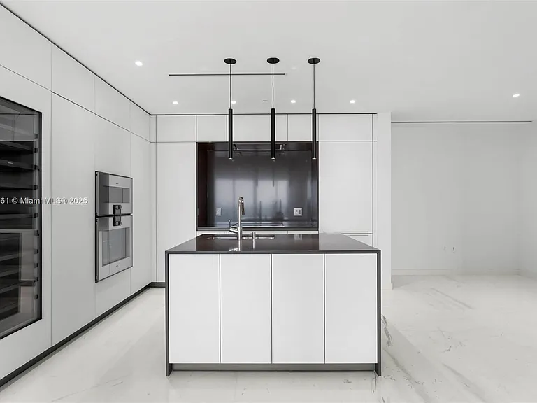 300 Biscayne Blvd #1403 — Photo 7