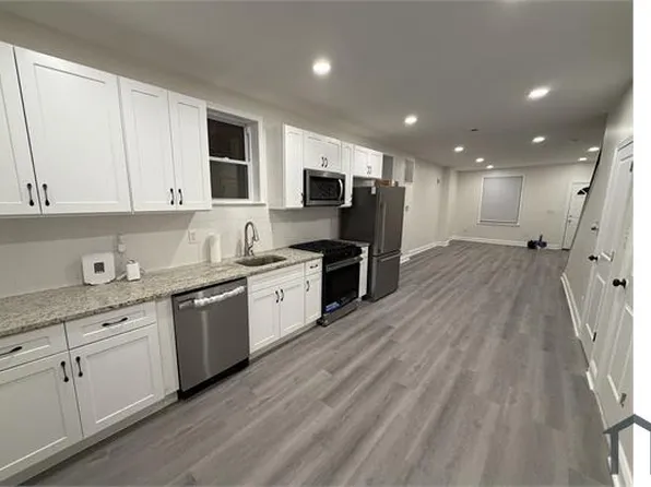 454 N Salford St, Philadelphia, PA 19151