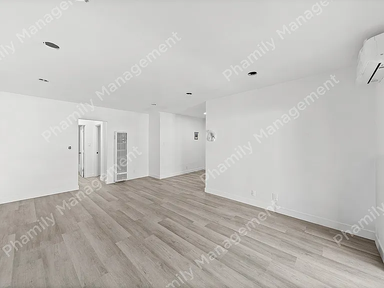 Madison Apt — Photo 2