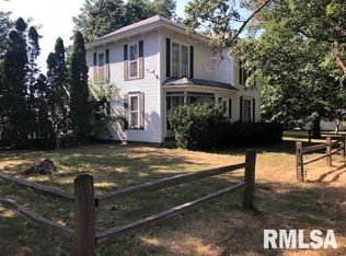 390 S Hall St, Roseville, IL
