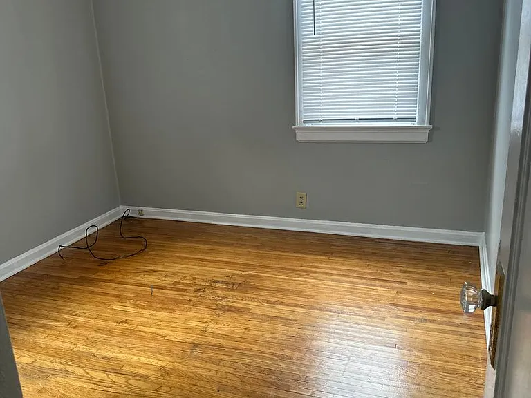 657 Dawson St — Photo 5