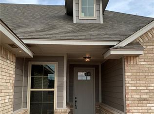 4104 Saint Augustine St, Mustang, OK 73064