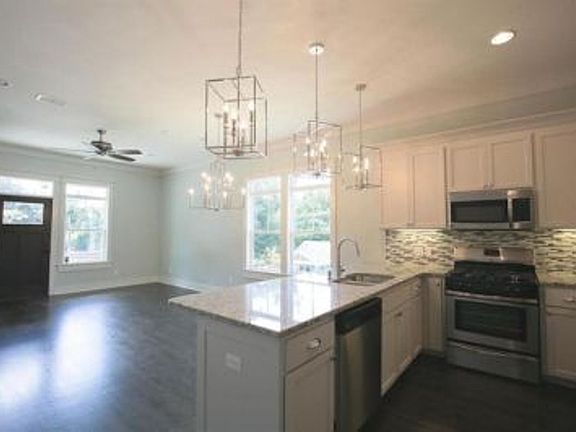 5th image of 224 W 5th Ave #1