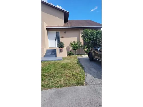 914 NW 106th Avenue Cir Photo 1