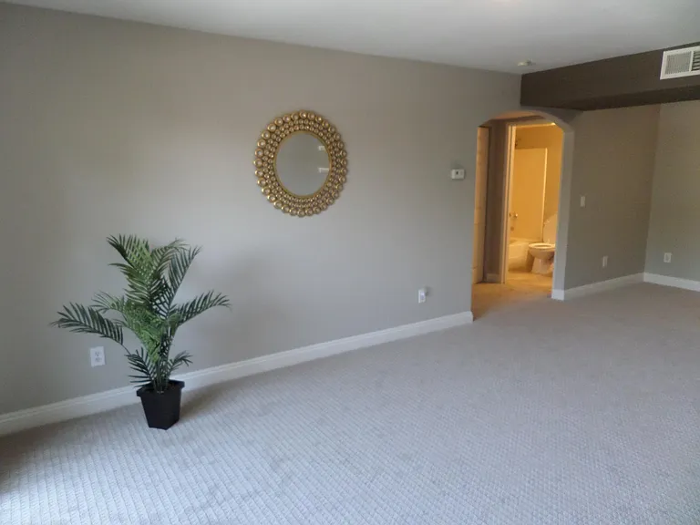 5118 S Jones Blvd #107 — Photo 5