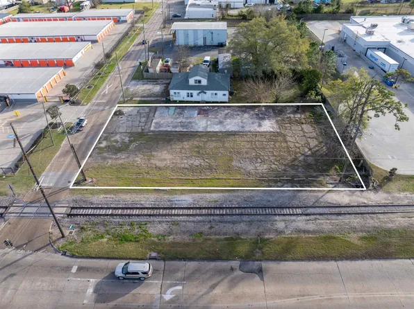 2004 Hodges St, Lake Charles, LA 70601