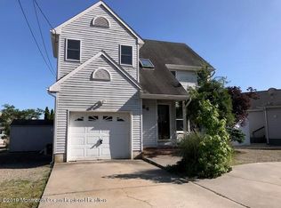 66A Veeder Ln, Bayville, NJ 08721