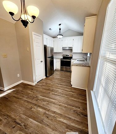 3rd image of 13084 Hermosa Dr SW